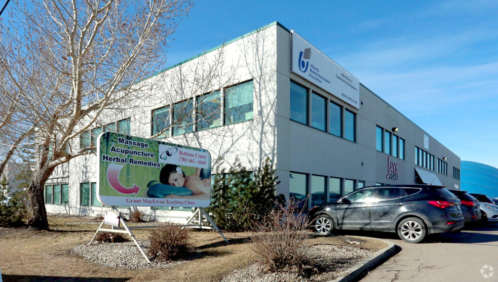 3204-3224 Parsons Rd NW, Edmonton, AB à louer - Photo de l’immeuble – Image 2 sur 16