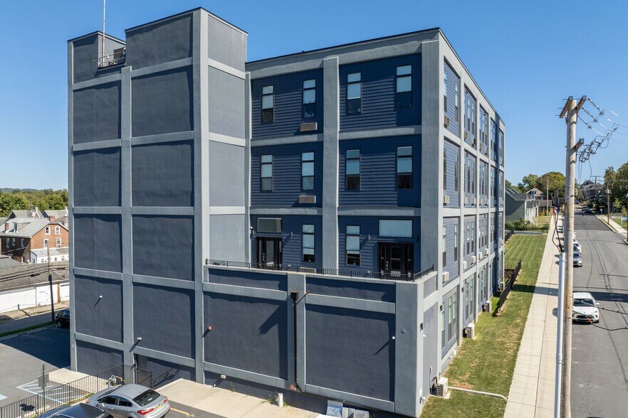 457 W Lincoln St, Easton, PA à vendre - Photo de l’immeuble – Image 2 sur 15