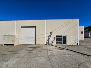 88-96 Mitchell Blvd, San Rafael, CA à louer Photo de l’immeuble– Image 1 sur 5