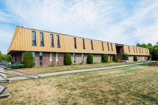 Plus de détails pour 112 John Cavanaugh Rd, Ottawa, ON - Bureau, Local d'activités à louer