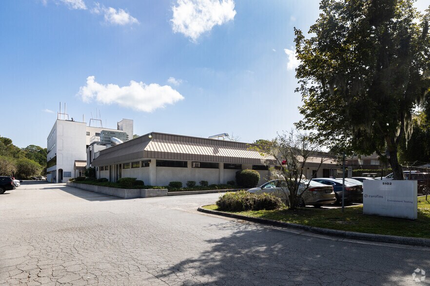 5102 La Roche Ave, Savannah, GA à louer - Photo de l’immeuble – Image 3 sur 29