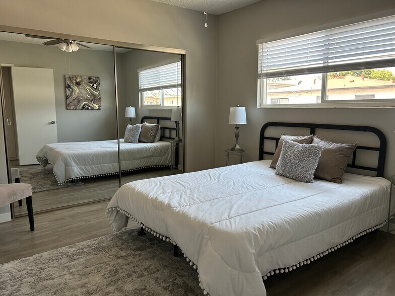 3337 S Durango Ave, Los Angeles, CA à vendre - Photo de l’immeuble – Image 2 sur 40