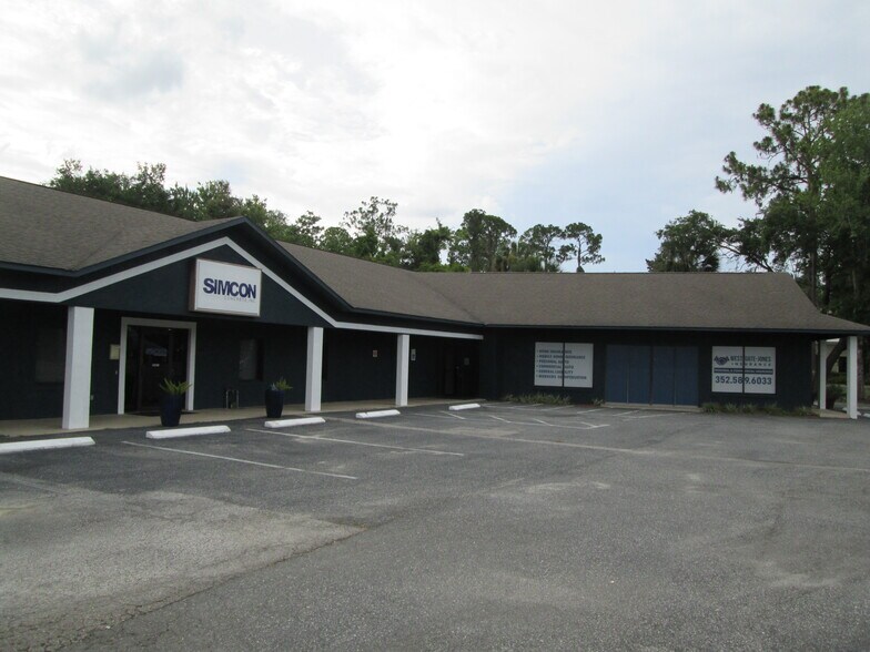100 W Burleigh Blvd, Tavares, FL à louer - Photo de l’immeuble – Image 3 sur 11