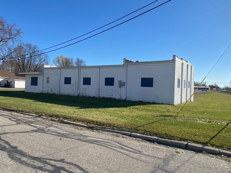 611 W 4th St, North Manchester, IN à vendre - Photo de l’immeuble – Image 2 sur 2