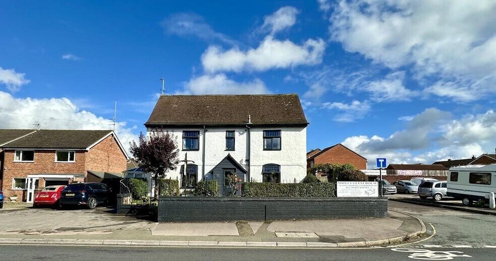 93 Hucclecote Rd, Gloucester à vendre - Photo de l’immeuble – Image 3 sur 44