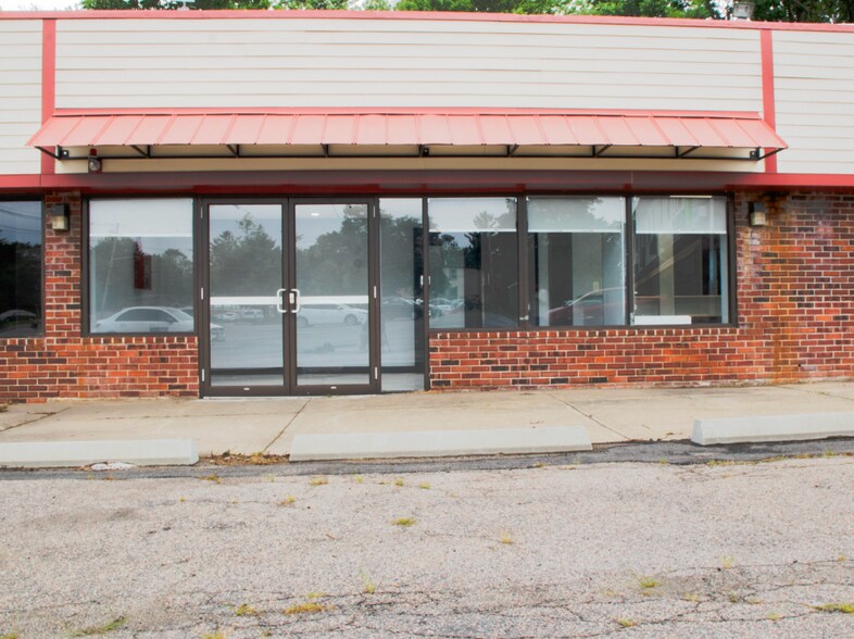 826 Crescent St, Brockton, MA à louer - Photo de l’immeuble – Image 1 sur 20