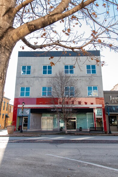 726 Bank St NE, Decatur, AL à louer - Photo de l’immeuble – Image 2 sur 10