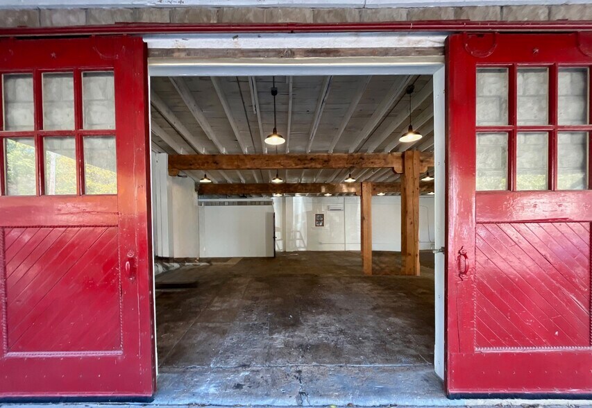 N2048 Spring St, Stockholm, WI à louer - Photo de l’immeuble – Image 2 sur 8