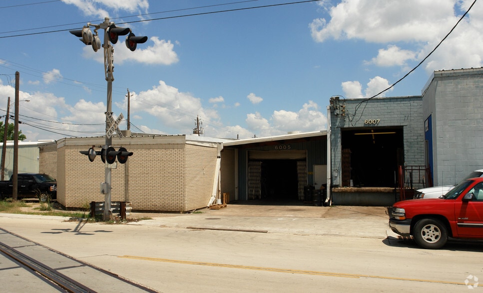 6003 Armour Dr, Houston, TX à vendre - Photo de l’immeuble – Image 3 sur 3