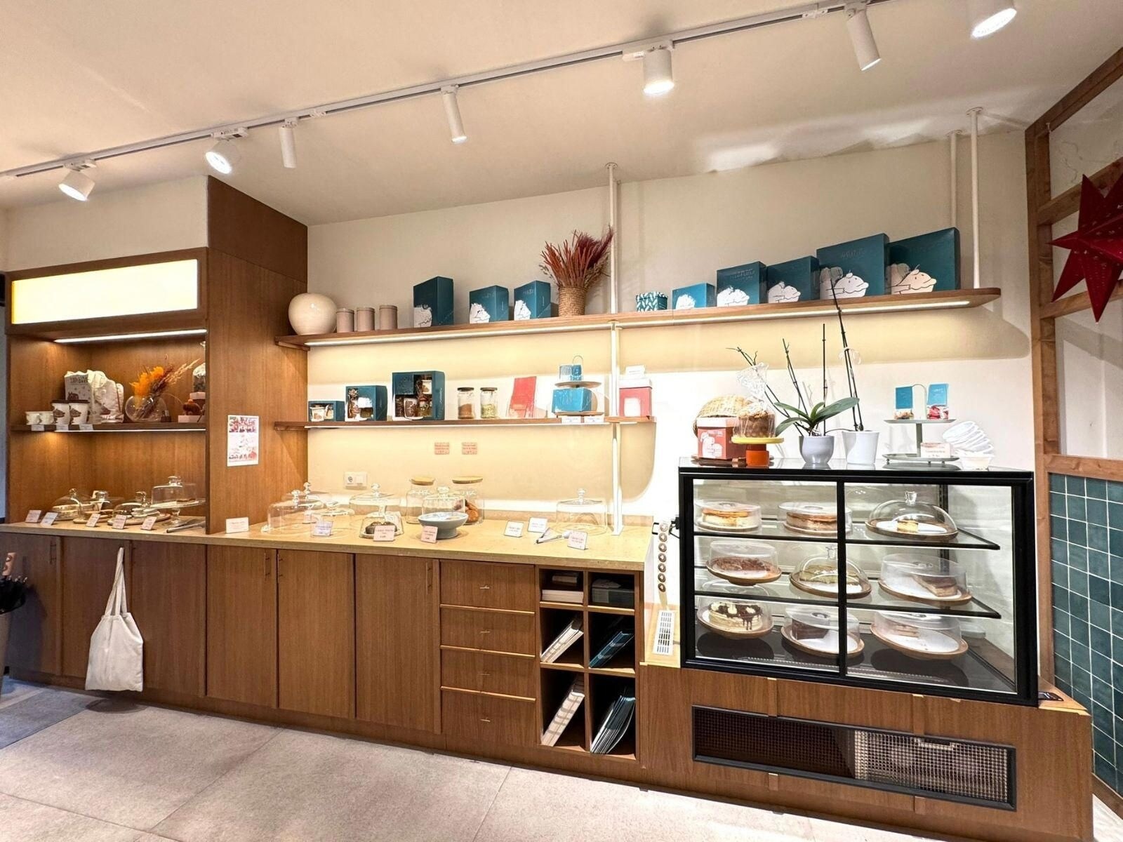 Local commercial dans Badalona, Barcelona à louer Photo intérieure– Image 1 sur 8