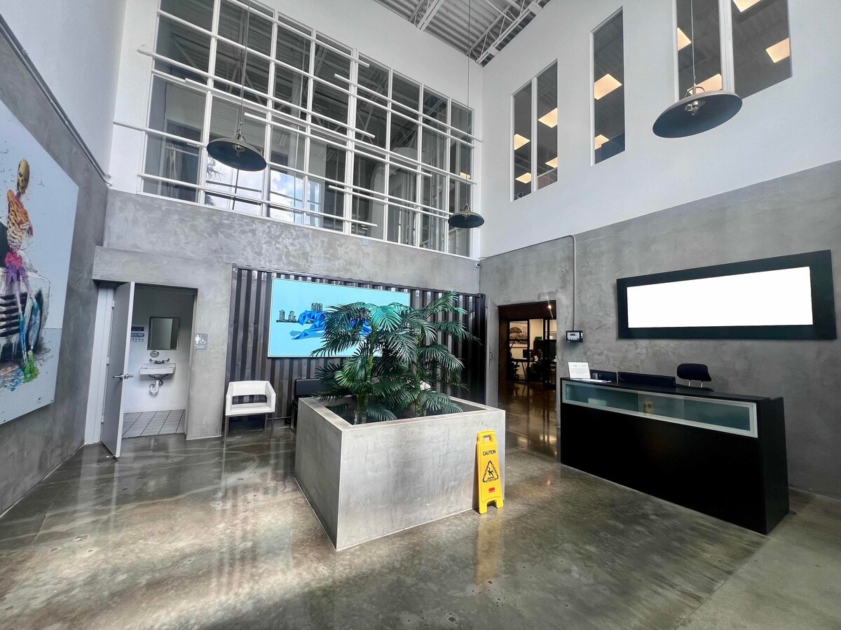 7620 NW 25th St, Miami, FL 33122 - Lot 4 -  - Photo intérieure - Image 2 of 7