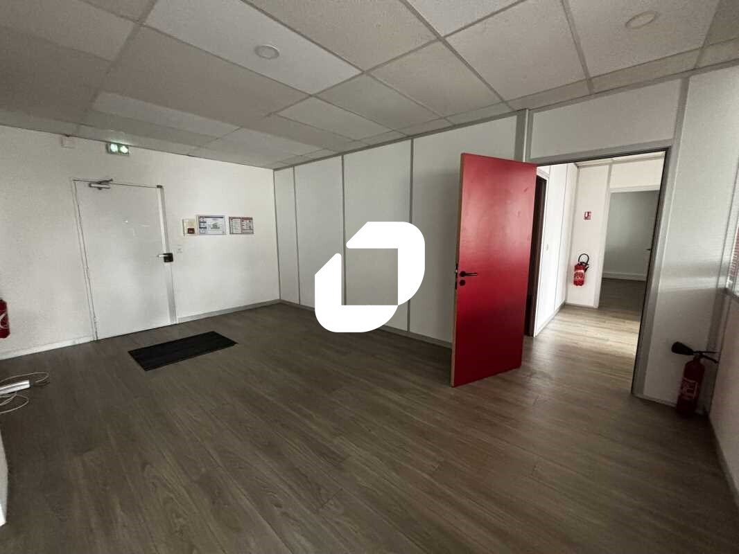 Bureau dans Corbeil Essonnes à louer Photo intérieure– Image 1 sur 7