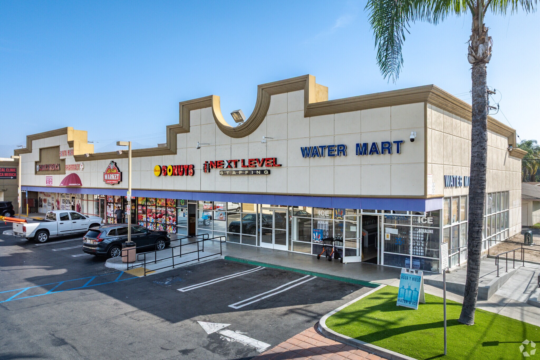 2218-2298 S Garey Ave, Pomona, CA à louer Photo de l’immeuble– Image 1 sur 20