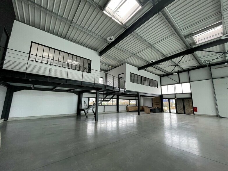 Local commercial dans Vannes à louer - Photo de l’immeuble – Image 1 sur 4