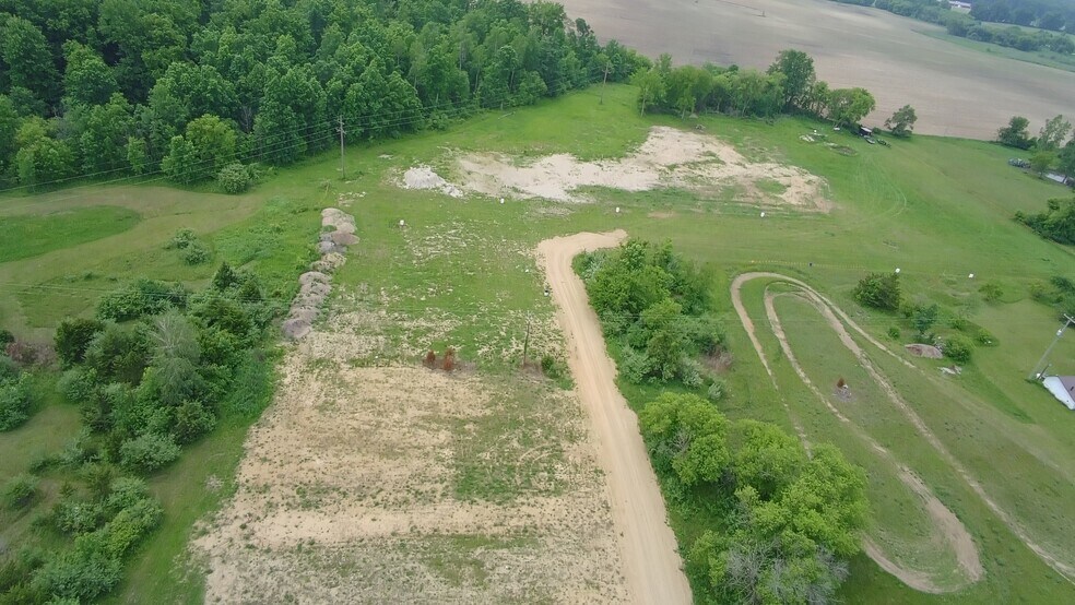 8386 Sidney Rd, Crystal, MI à vendre - Aérien – Image 3 sur 9