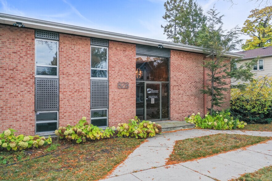 828 Cherry St, Green Bay, WI à vendre - Photo de l’immeuble – Image 2 sur 41