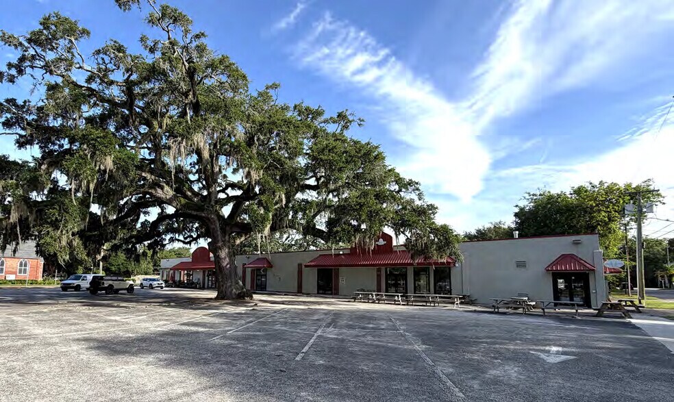 22 S 8th St, Fernandina Beach, FL à louer - Photo de l’immeuble – Image 2 sur 17