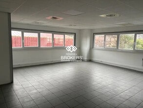 Local d’activités dans Fontenay-sous-Bois à louer Photo intérieure– Image 1 sur 4