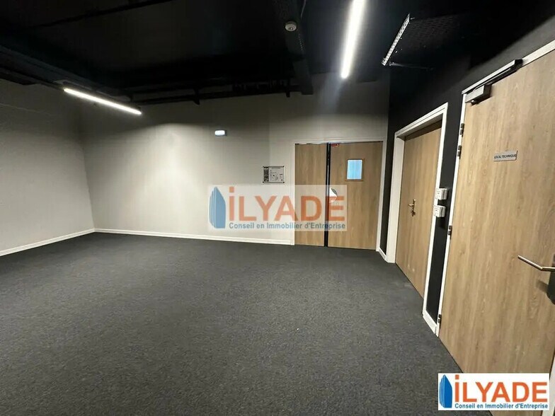 Local commercial dans La Ciotat à vendre - Photo intérieure – Image 3 sur 12