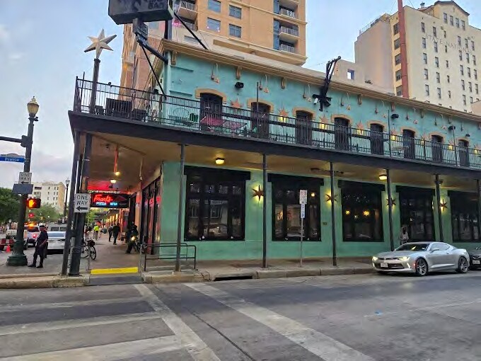 417-419 Travis St, Houston, TX à vendre - Photo de l’immeuble – Image 3 sur 4