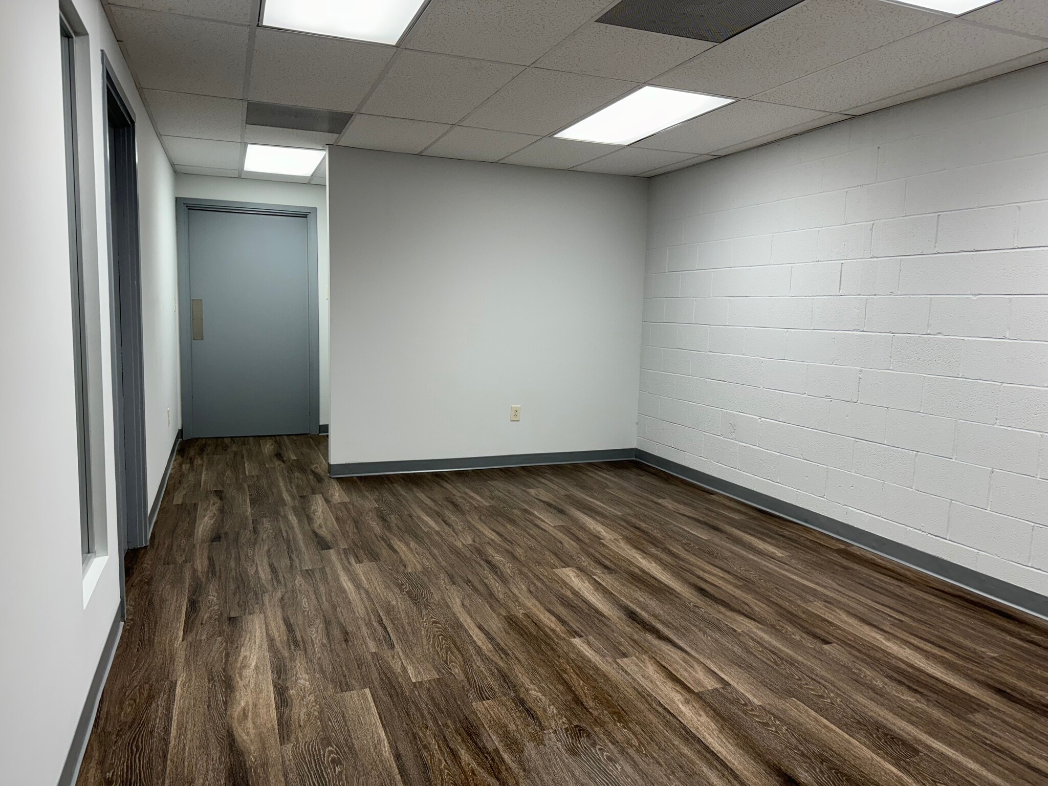 624 Matthews Mint Hill Rd, Matthews, NC à louer Photo intérieure– Image 1 sur 13