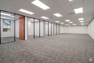 1020 NE Loop 410, San Antonio, TX à louer Photo intérieure– Image 2 sur 4