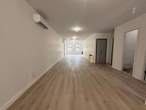 4704 New Utrecht Ave, Brooklyn, NY à louer Photo de l’immeuble– Image 1 sur 8