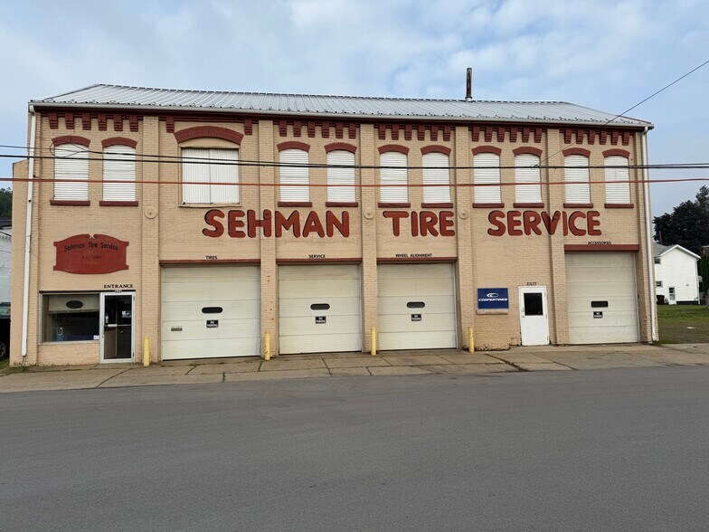 622 13th St, Franklin, PA à vendre - Photo de l’immeuble – Image 1 sur 31