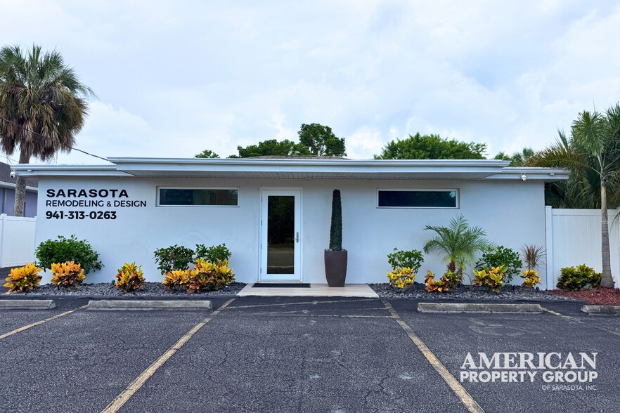 1670 Stickney Point Rd, Sarasota, FL à vendre - Photo de l’immeuble – Image 1 sur 21