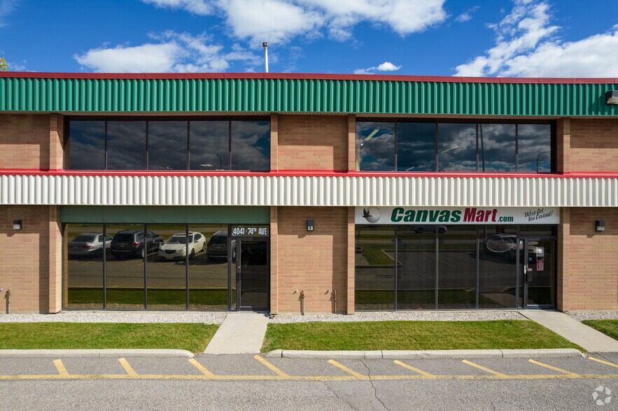 4041 74th Ave SE, Calgary, AB à louer - Photo de l’immeuble – Image 2 sur 11
