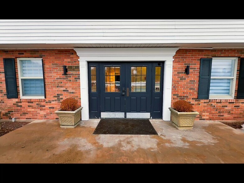24 Battle St, Somers, CT à louer - Vidéo sur l’annonce professionnelle – Image 2 sur 32