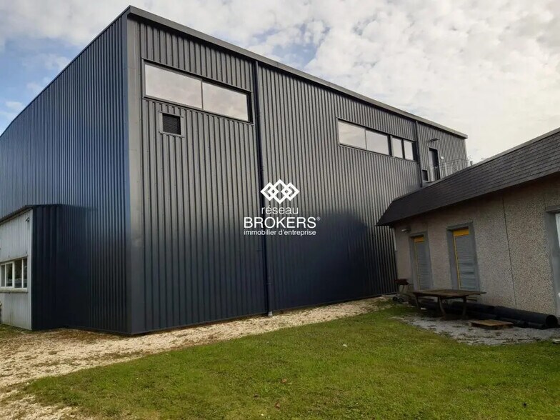 Industriel/Logistique dans Alby-sur-Chéran à louer - Photo de l’immeuble – Image 1 sur 4