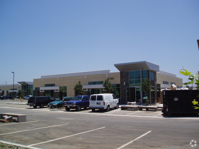 2780 Gateway Rd, Carlsbad, CA à louer - Photo de l’immeuble – Image 2 sur 4