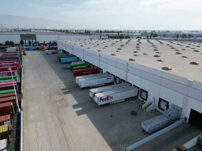 2090 S Etiwanda Ave, Ontario, CA à louer Photo intérieure– Image 2 sur 9