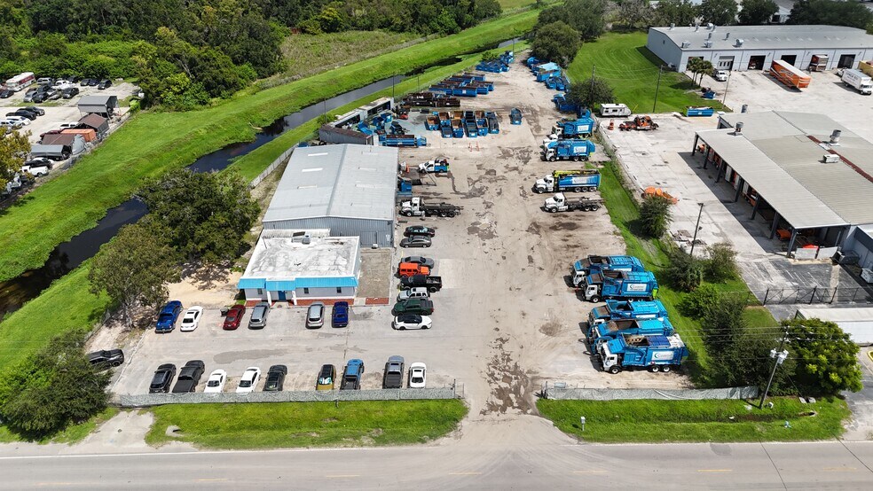 481 Thorpe Rd, Orlando, FL à louer - Photo de l’immeuble – Image 2 sur 9