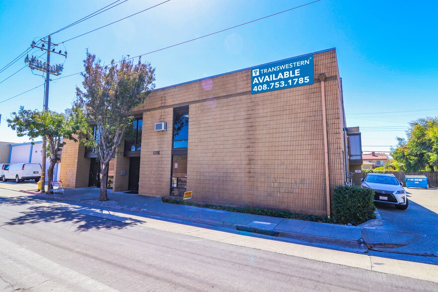 1206 S Amphlett Blvd, San Mateo, CA à louer - Photo principale – Image 1 sur 31
