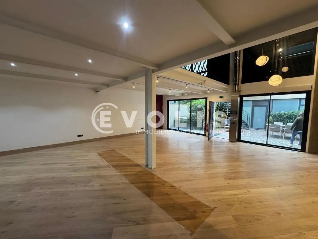 Bureau dans Paris à louer Photo intérieure– Image 1 sur 15