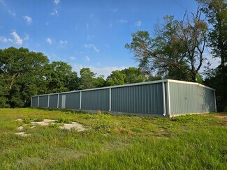 Plus de détails pour 131 2nd St, Zavalla, TX - Spécialisé à vendre