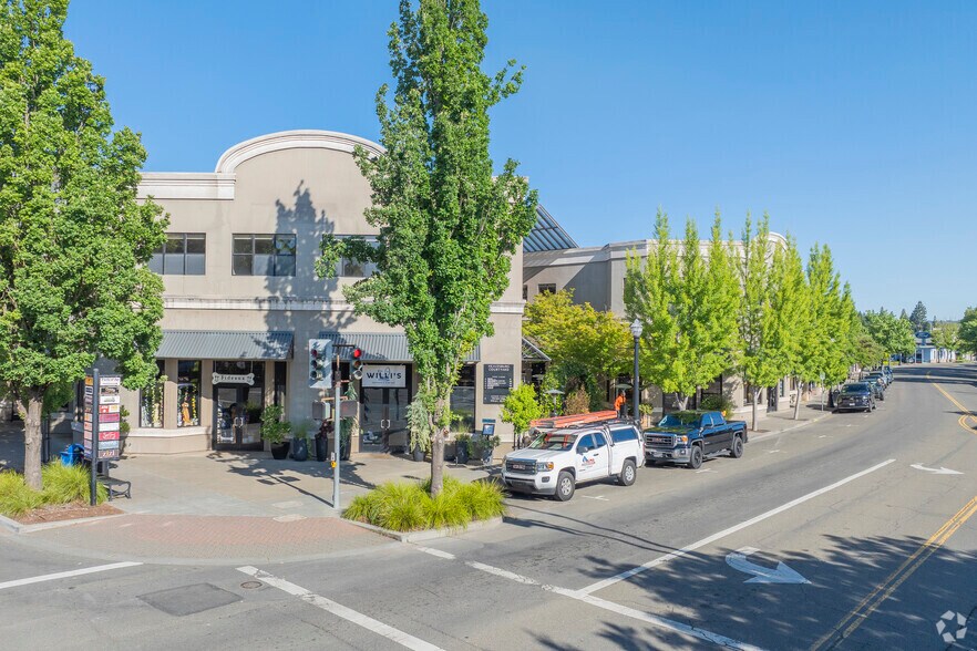 405 Healdsburg Ave, Healdsburg, CA à louer - Photo de l’immeuble – Image 2 sur 20