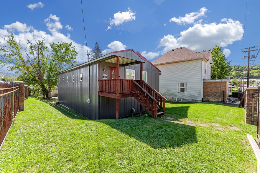 216 Maryland Ave, Nutter Fort, WV à vendre - Photo de l’immeuble – Image 2 sur 12