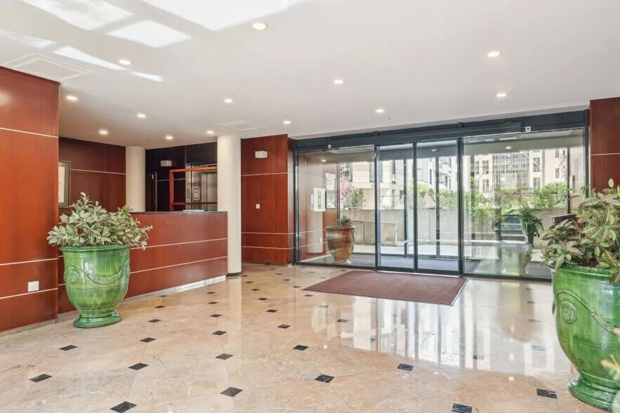 11 Allée Nicéphore Niepce, Vincennes à louer - Photo de l’immeuble – Image 2 sur 9