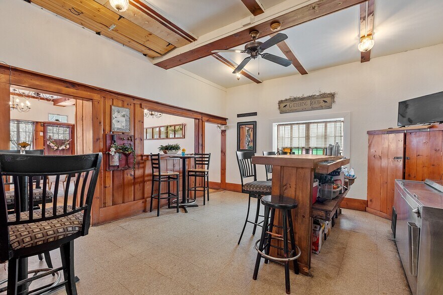 61-63 Glenallen St, Winchendon, MA à vendre - Photo intérieure – Image 3 sur 21