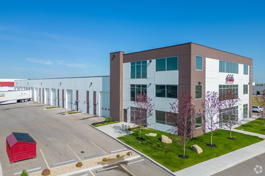 11125 38 St NE, Calgary, AB à louer - Photo de l’immeuble – Image 3 sur 5