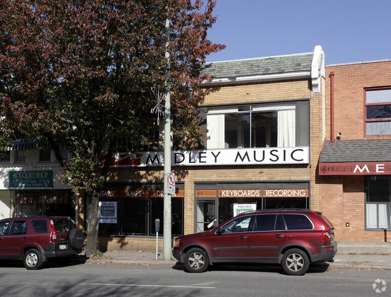 1041-1043 W Lancaster Ave, Bryn Mawr, PA à vendre - Photo de l’immeuble – Image 2 sur 7