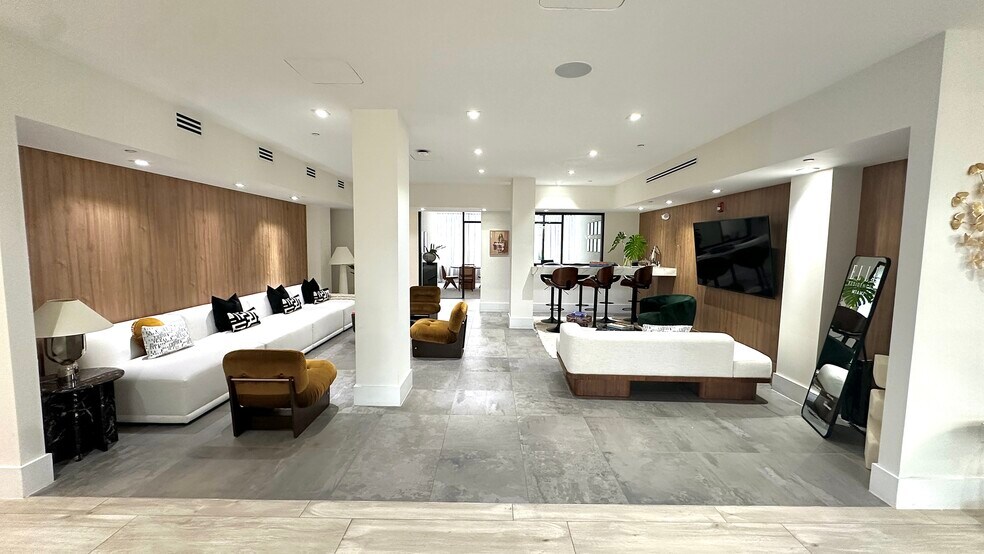 600 NE 36th St, Miami, FL à louer - Photo intérieure – Image 1 sur 43