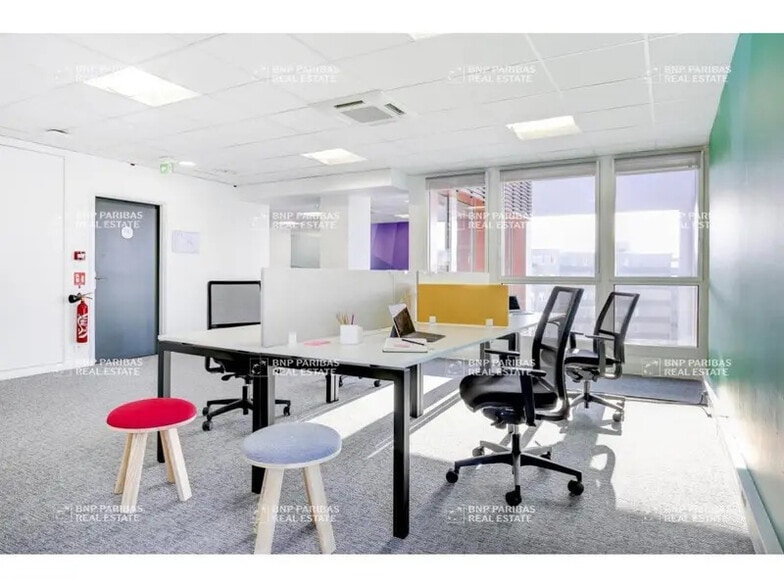 Bureau dans Montigny-le-Bretonneux à louer - Photo intérieure – Image 3 sur 11