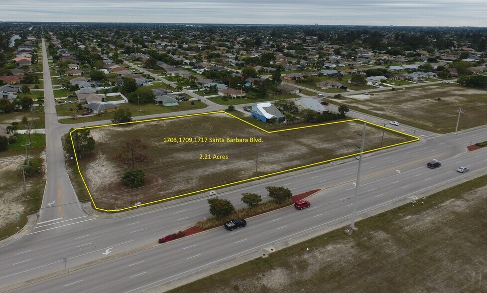 1717 SW Santa Barbara Pl, Cape Coral, FL à vendre - Aérien – Image 1 sur 4