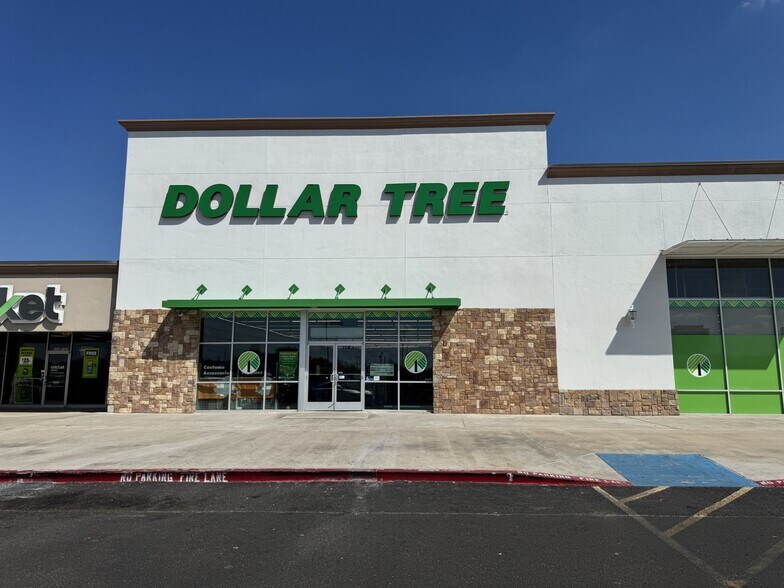 4500 San Bernardo Ave, Laredo, TX à louer - Photo de l’immeuble – Image 2 sur 6