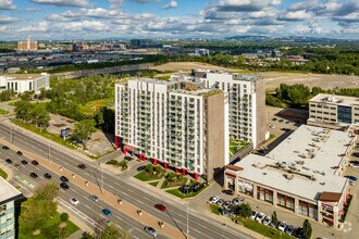 2990 Boul Saint-Martin O, Laval, QC - VUE AÉRIENNE vue de carte - Image1