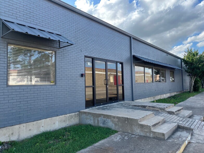 601 Shepherd Dr, Garland, TX à vendre - Photo de l’immeuble – Image 2 sur 10